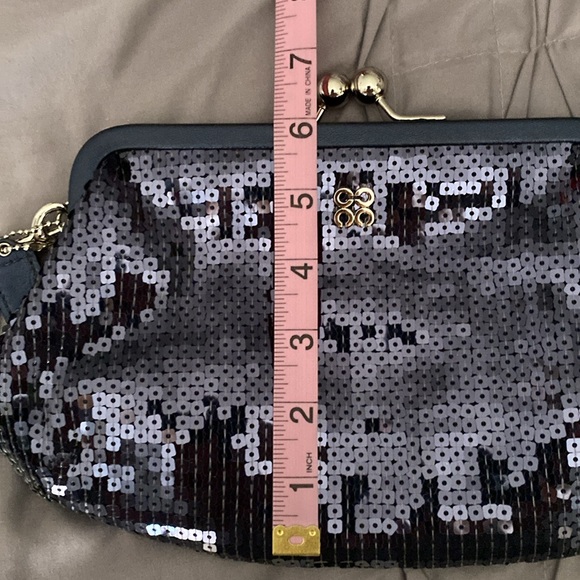 NWT~ Coach special edition blue sequin clutch with wristlet - Picture 4 of 8